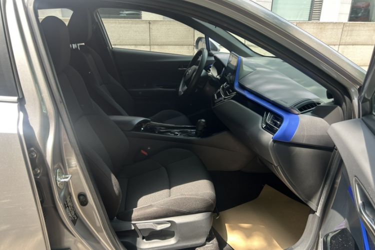 Used Toyota IZOA 2020 2.0L Enjoy Edition Interior 5