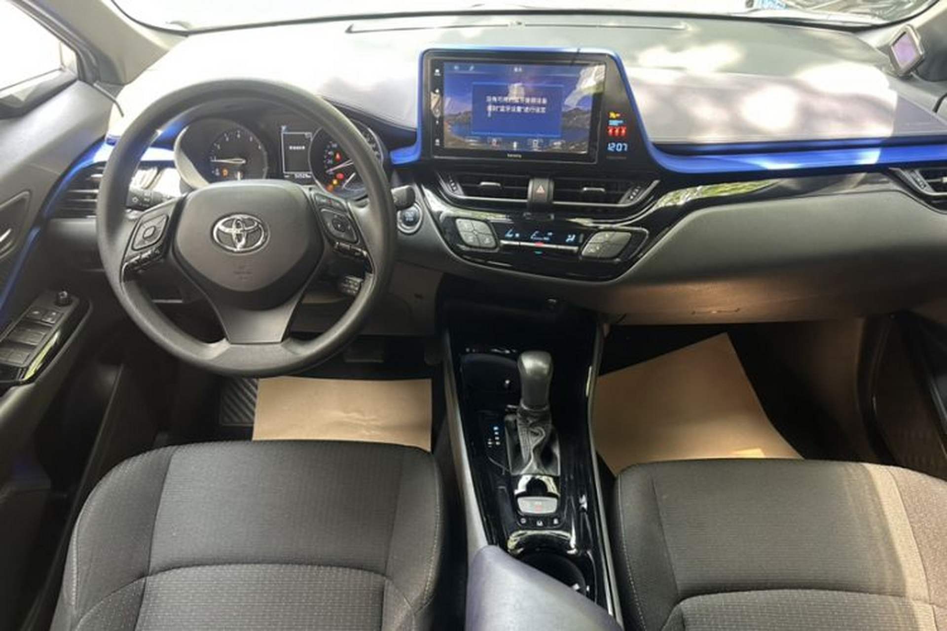 Used Toyota IZOA 2020 2.0L Enjoy Edition Interior 7