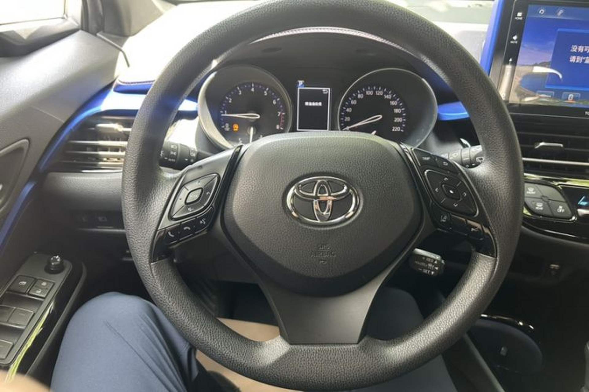 Used Toyota IZOA 2020 2.0L Enjoy Edition Interior 9