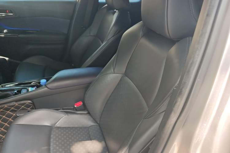 Used Toyota IZOA 2020 2.0L Yichi Version Left Front Seat