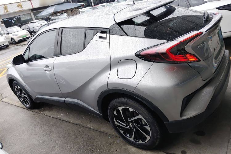 Used Toyota IZOA 2020 2.0L Yichi Version Left Side