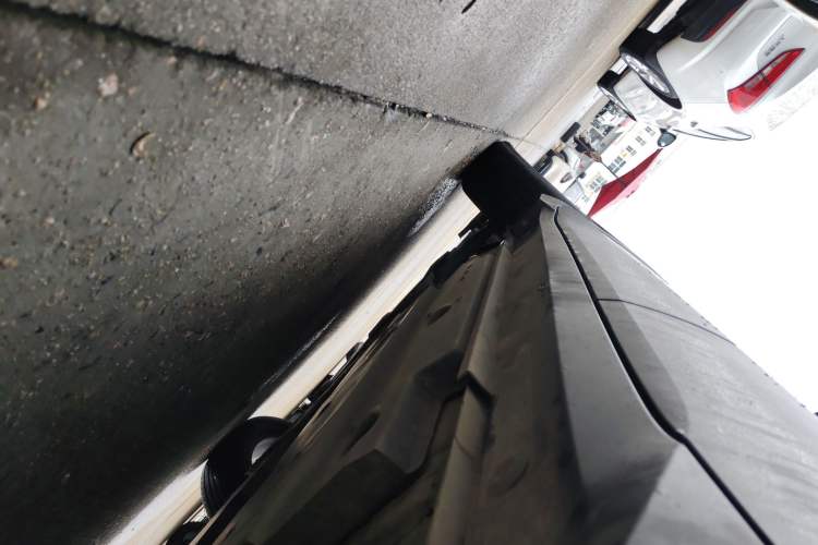 Used Toyota IZOA 2020 2.0L Yichi Version Left Side Sill