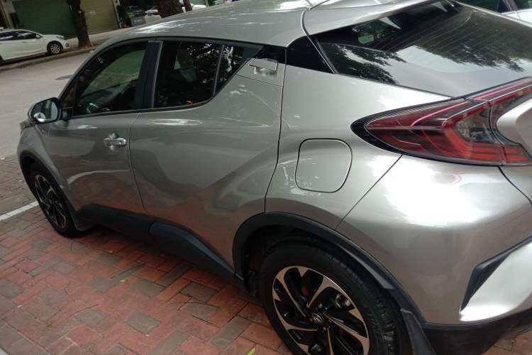 Used Toyota IZOA 2020 2.0L Yichi Version Left Side