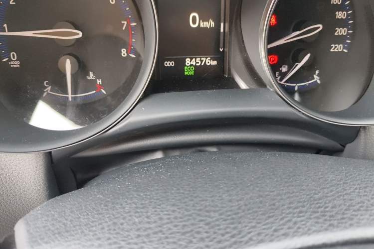 Used Toyota IZOA 2020 2.0L Yichi Version Odometer Close Up
