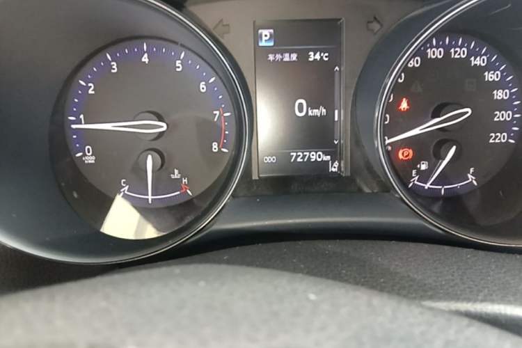 Used Toyota IZOA 2020 2.0L Yi Xiang CARE Odometer Close Up