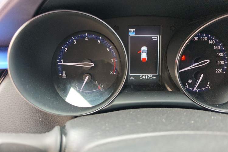 Used Toyota IZOA 2020 2.0L Yichi Version Odometer Close Up