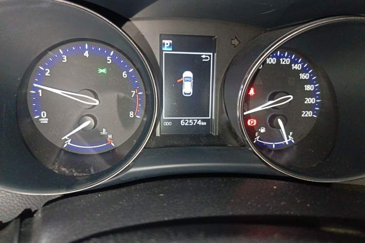 Used Toyota IZOA 2020 2.0L Yi Xiang CARE Odometer Close Up