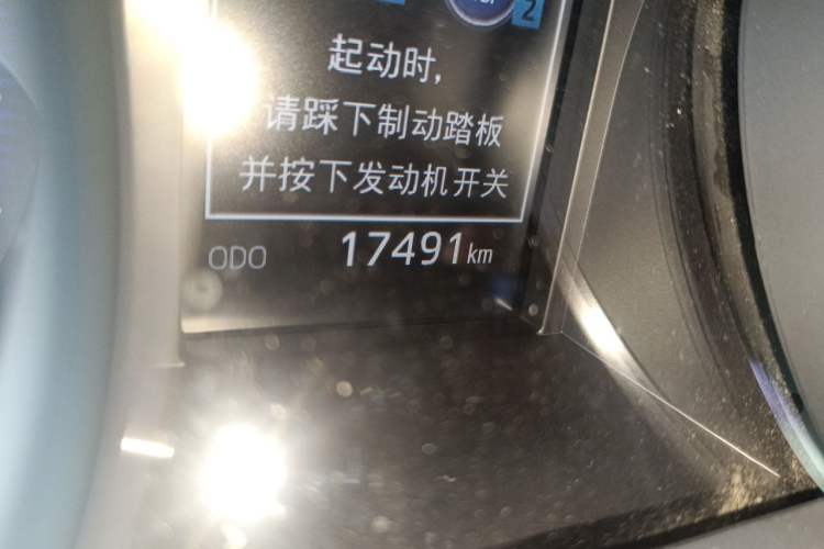 Used Toyota IZOA 2020 2.0L Yichi Version Odometer Close Up