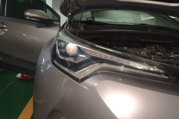 Used Toyota IZOA 2020 2.0L Yichi Version Right Front Headlight