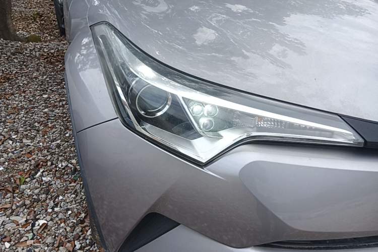 Used Toyota IZOA 2020 2.0L Yichi Version Right Front Headlight