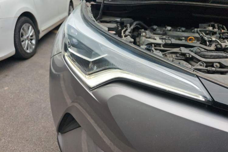 Used Toyota IZOA 2020 2.0L Yichi Version Right Front Headlight