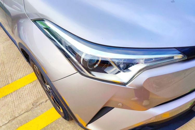 Used Toyota IZOA 2020 2.0L Yi Xiang CARE Right Front Headlight