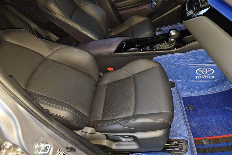 Used Toyota IZOA 2020 2.0L Yichi Version Right Front Seat