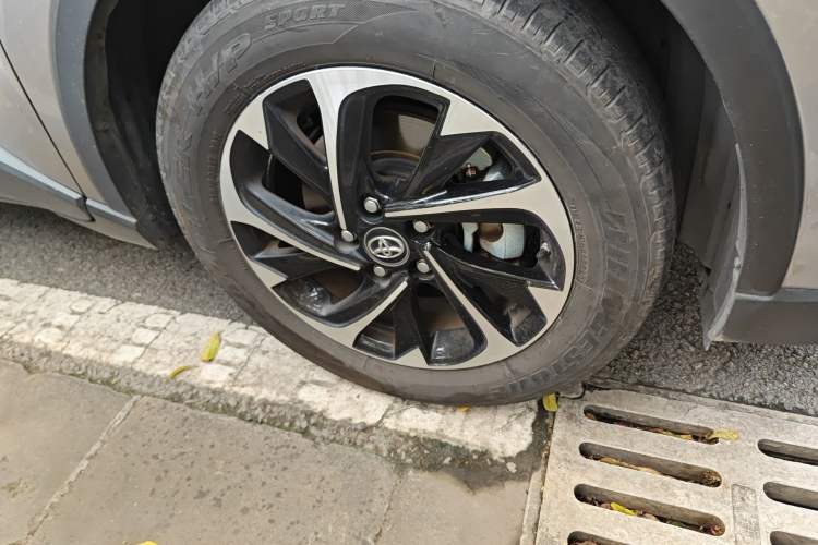 Used Toyota IZOA 2020 2.0L Enjoy Edition Right Front Wheel Hub