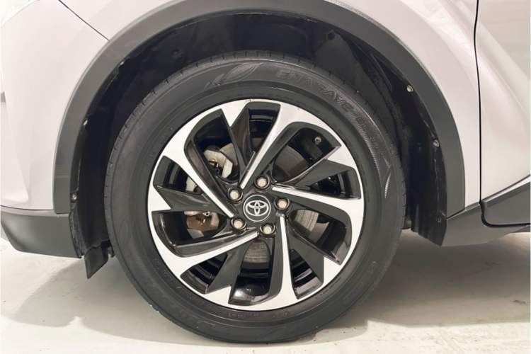 Used Toyota IZOA 2020 2.0L Yi Xiang CARE Right Front Wheel Hub