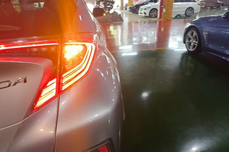 Used Toyota IZOA 2020 2.0L Yichi Version Right Rear Taillight