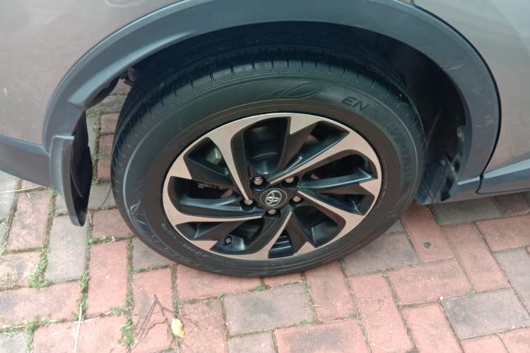 Used Toyota IZOA 2020 2.0L Yichi Version Right Rear Wheel Hub