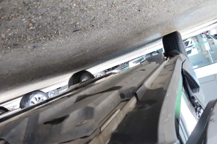 Used Toyota IZOA 2020 2.0L Yichi Version Right Side Sill