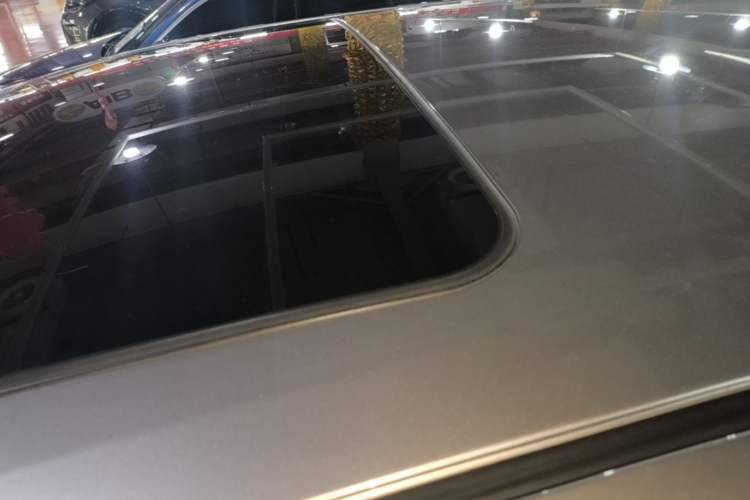 Used Toyota IZOA 2020 2.0L Yichi Version Roof