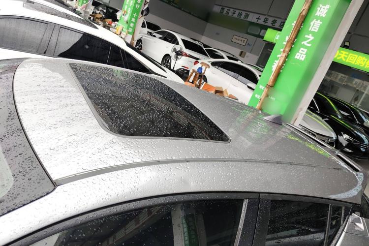 Used Toyota IZOA 2020 2.0L Yichi Version Roof