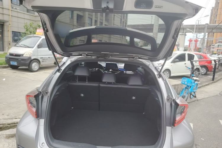 Used Toyota IZOA 2020 2.0L Yichi Version Trunk