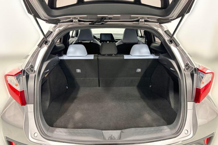 Used Toyota IZOA 2020 2.0L Yi Xiang CARE Trunk