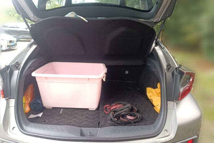 Used Toyota IZOA 2020 2.0L Yichi Version Trunk