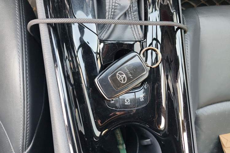 Used Toyota IZOA 2020 2.0L Yichi Version Vehicle Key