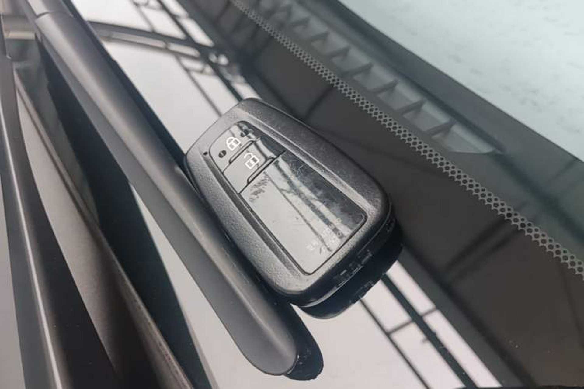 Used Toyota IZOA 2020 2.0L Yichi Version Vehicle Key