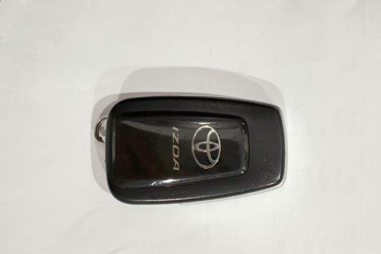 Used Toyota IZOA 2020 2.0L Yi Xiang CARE Vehicle Key