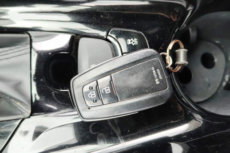 Used Toyota IZOA 2020 2.0L Yichi Version Vehicle Key