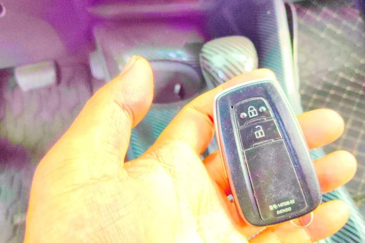 Used Toyota IZOA 2020 2.0L Yi Xiang CARE Vehicle Key