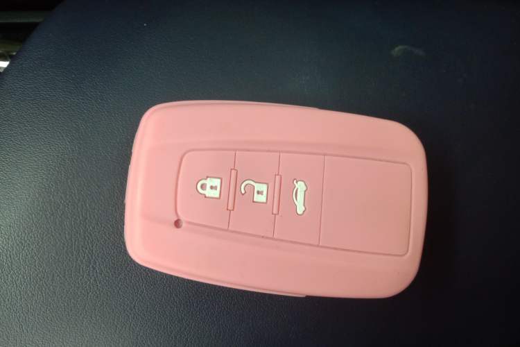 Used Toyota IZOA 2020 2.0L Yichi Version Vehicle Key