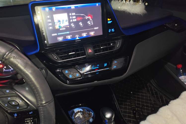Used Toyota IZOA 2020 2.0L Yichi Version Audio And AC Panel