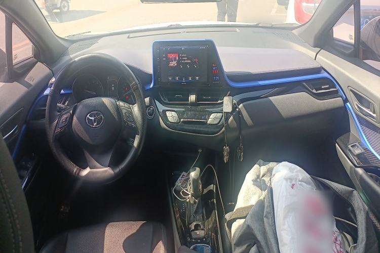 Used Toyota IZOA 2020 2.0L Yichi Version Center Console