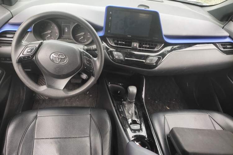 Used Toyota IZOA 2020 2.0L Enjoy Edition Center Console