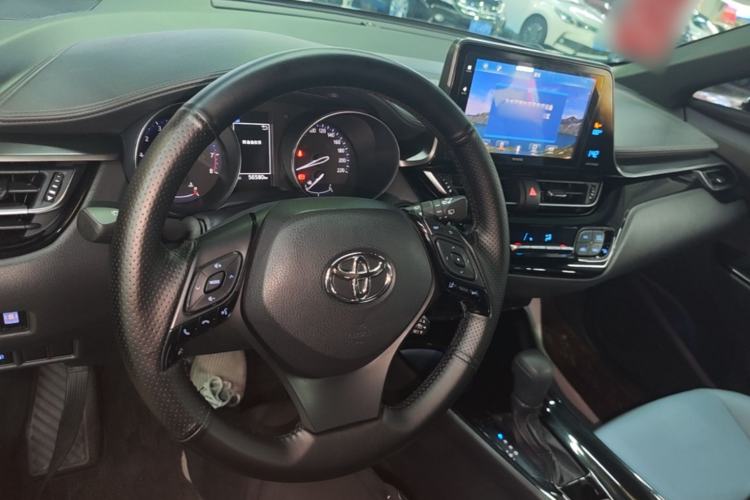 Used Toyota IZOA 2020 2.0L Yi Xiang CARE Center Console
