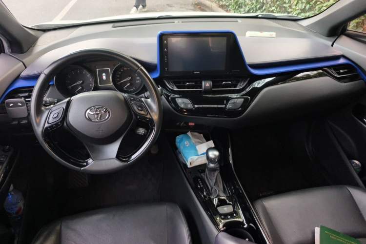 Used Toyota IZOA 2020 2.0L Yichi Version Center Console
