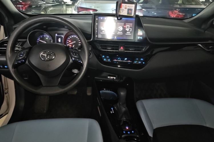 Used Toyota IZOA 2020 2.0L Yi Xiang CARE Center Console