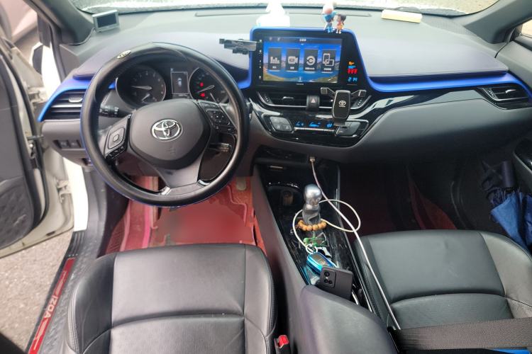 Used Toyota IZOA 2020 2.0L Yichi Version Center Console