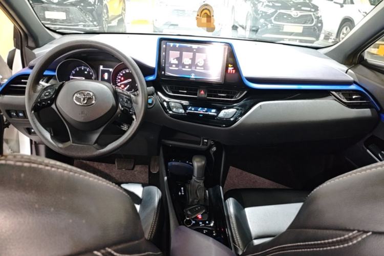 Used Toyota IZOA 2020 2.0L Enjoy Edition Center Console