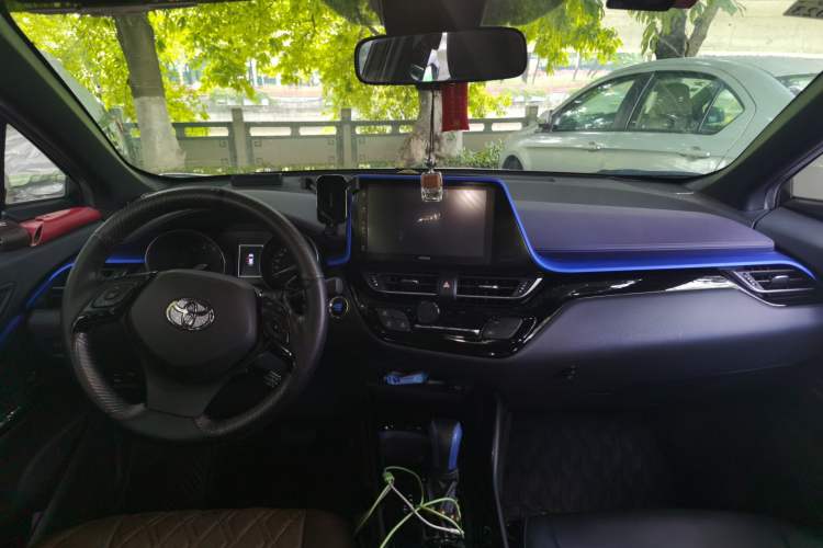 Used Toyota IZOA 2020 2.0L Enjoy Edition Center Console