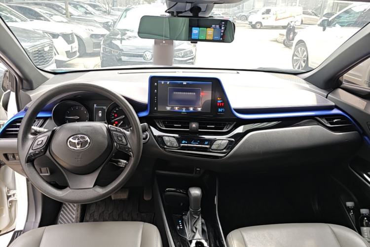 Used Toyota IZOA 2020 2.0L Enjoy Edition Center Console