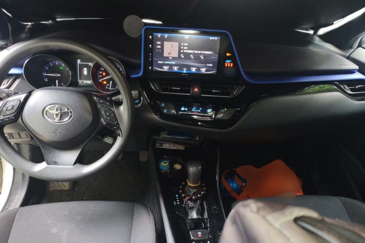 Used Toyota IZOA 2020 2.0L Enjoy Edition Center Console