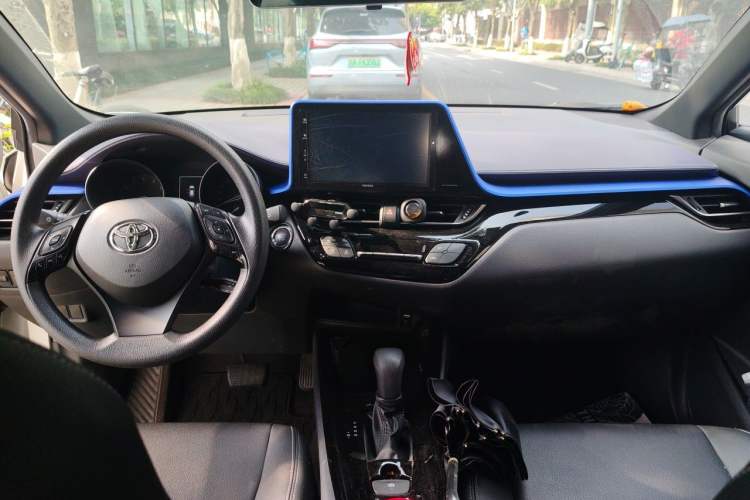 Used Toyota IZOA 2020 2.0L Enjoy Edition Center Console