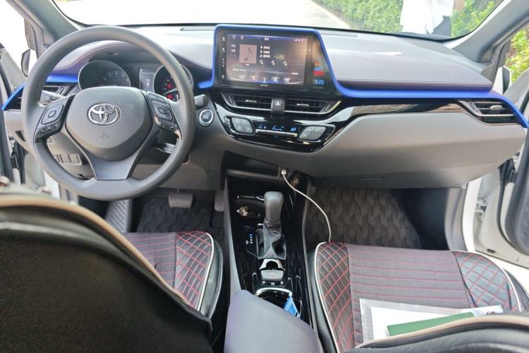 Used Toyota IZOA 2020 2.0L Enjoy Edition Center Console