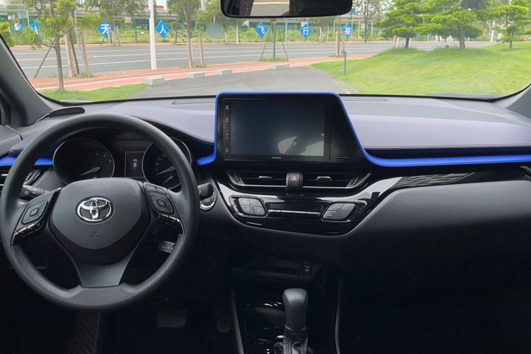 Used Toyota IZOA 2020 2.0L Enjoy Edition Center Console