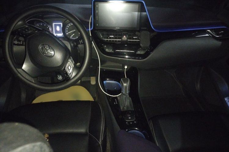 Used Toyota IZOA 2020 2.0L Enjoy Edition Center Console