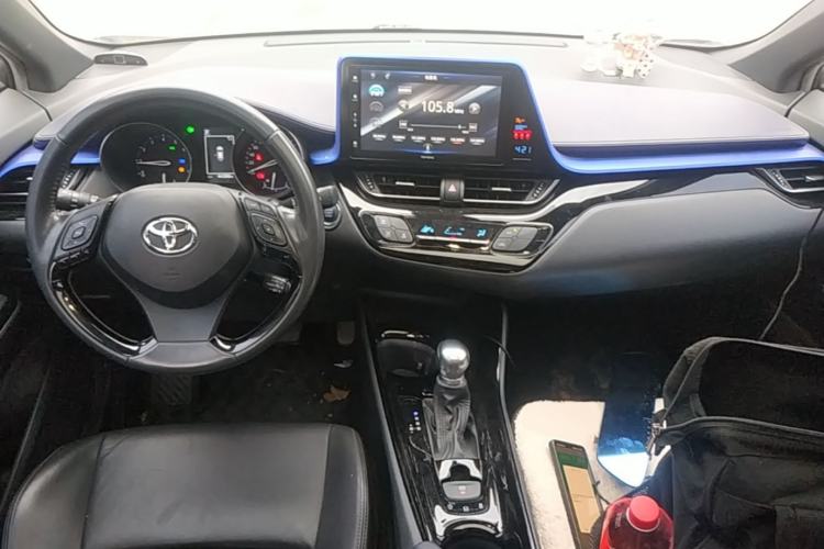 Used Toyota IZOA 2020 2.0L Yichi Version Center Console