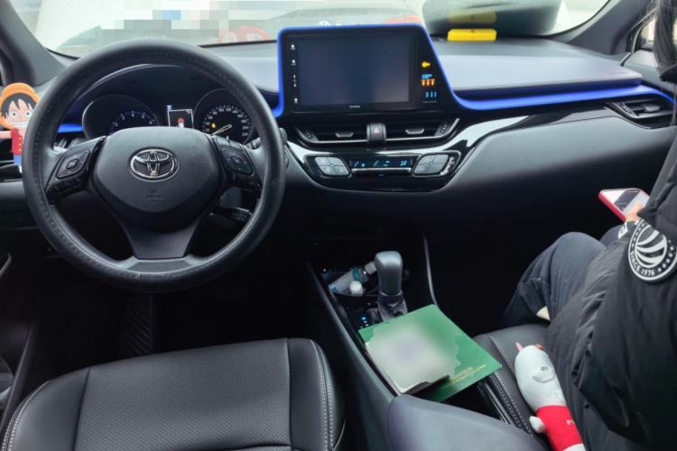 Used Toyota IZOA 2020 2.0L Enjoy Edition Center Console